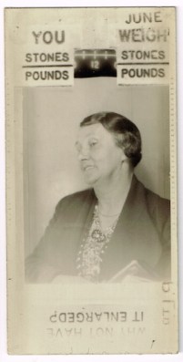 photoboothPhotoWeigh02