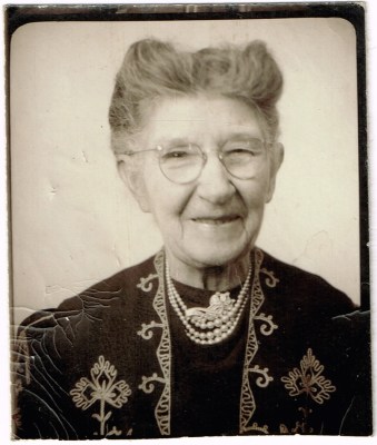 photoboothAUntyKit:Pearl