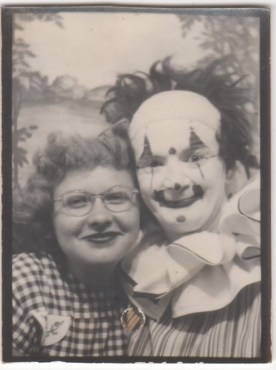 PhotoboothClownDon't own02