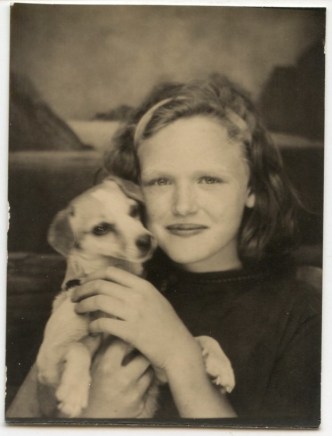 photoboothChildPuppyDon'tOwn